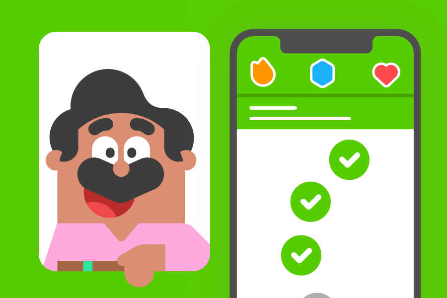Oscar sourit à côté d'une image du parcours d'apprentissage de Duolingo dans l'application